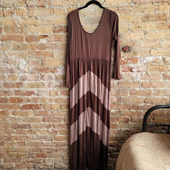Brown & Tan Chevron Maxi Dress - Picture 4 of 5